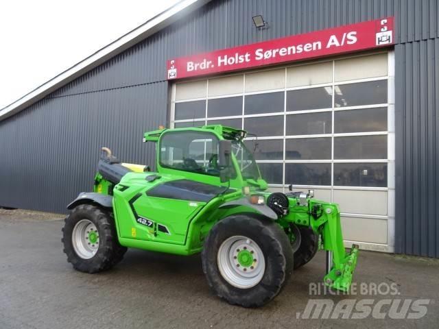 Merlo TF42.7T CS テレスコーピックハンドラー
