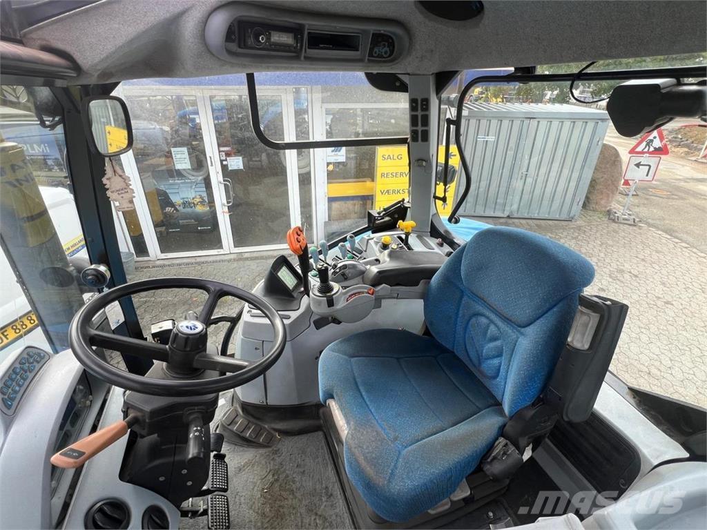 New Holland T6080 トラクター