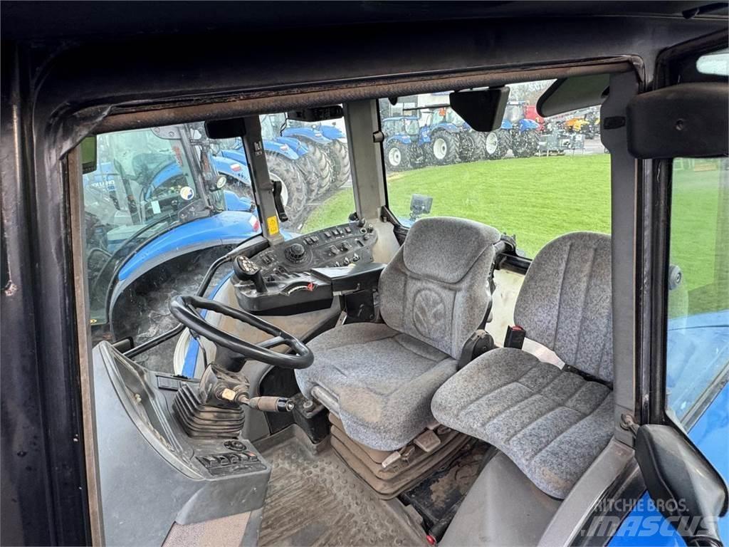 New Holland T7550 トラクター