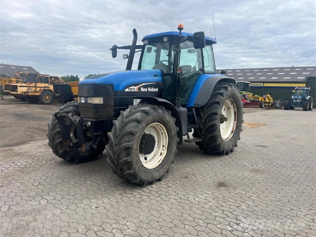 New Holland TM 175 トラクター