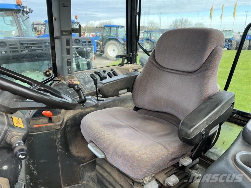 New Holland TM150 トラクター