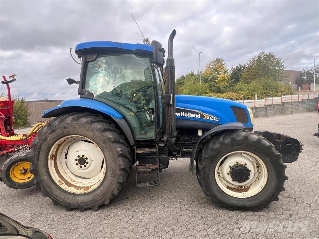 New Holland TS115A トラクター