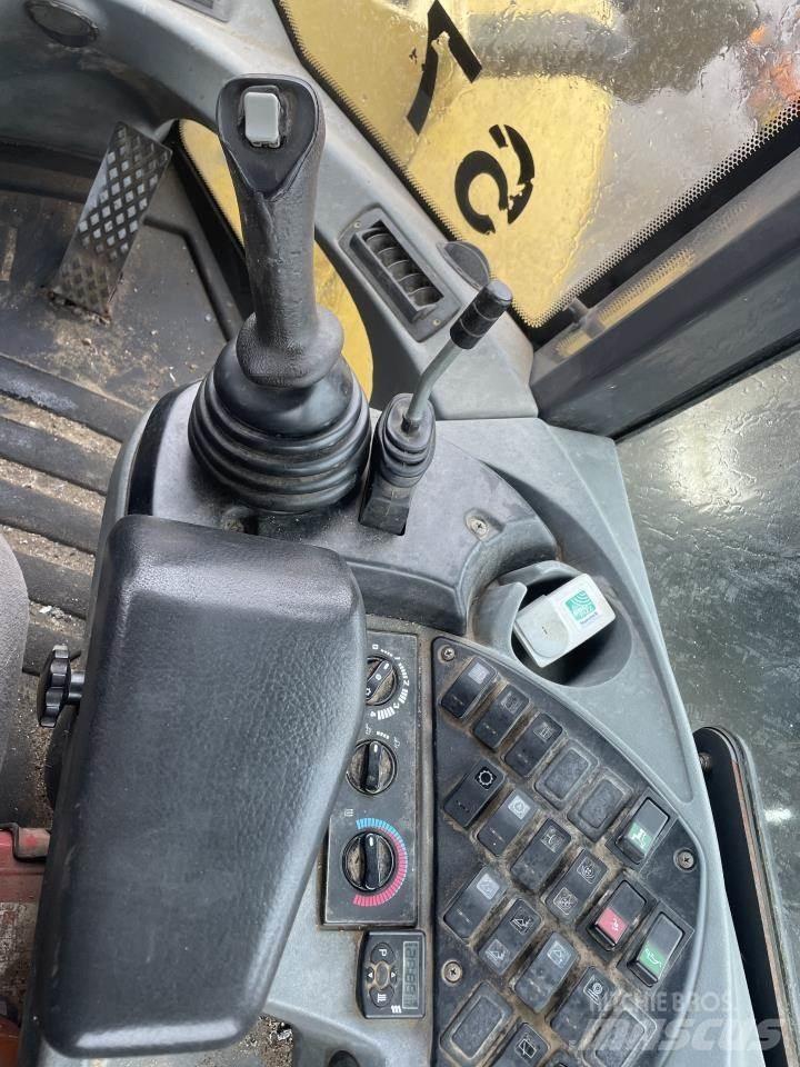 New Holland W190B ホイールローダー・タイヤショベル