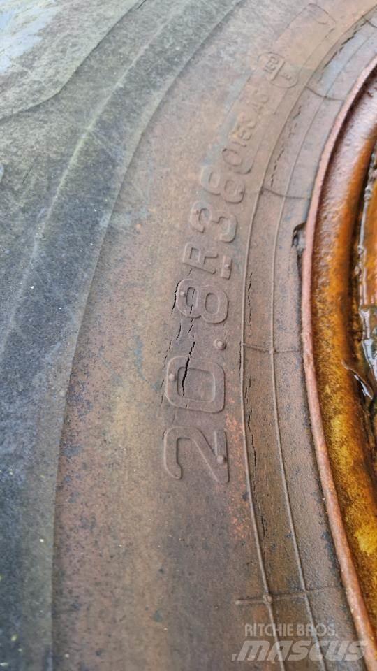 Schaad 20.8R38 タイヤ、ホイル、リム