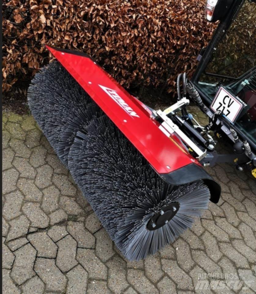 Timan 1200 路面清掃機