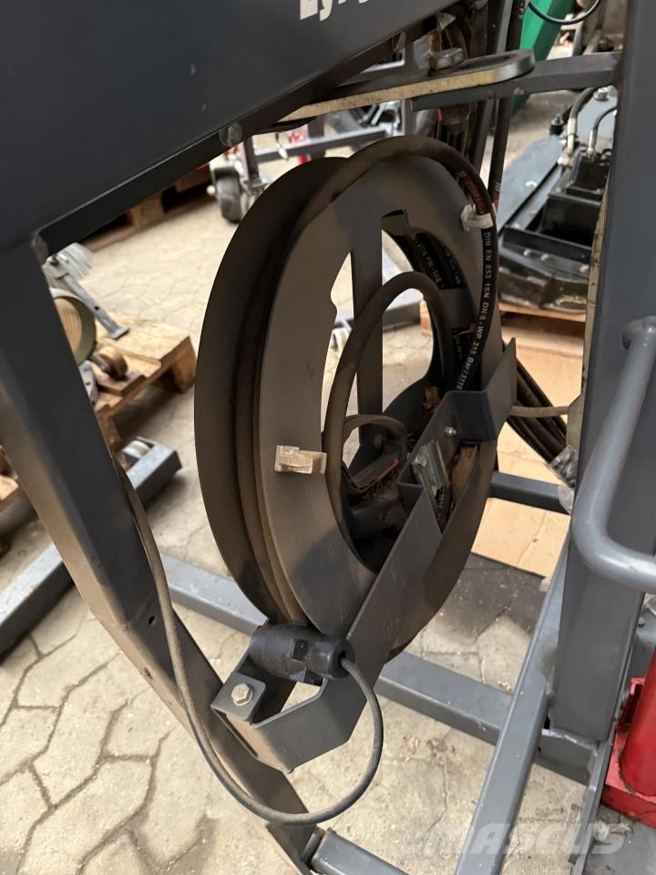 Timan FSA 12000 ユーティリティーツールキャリア