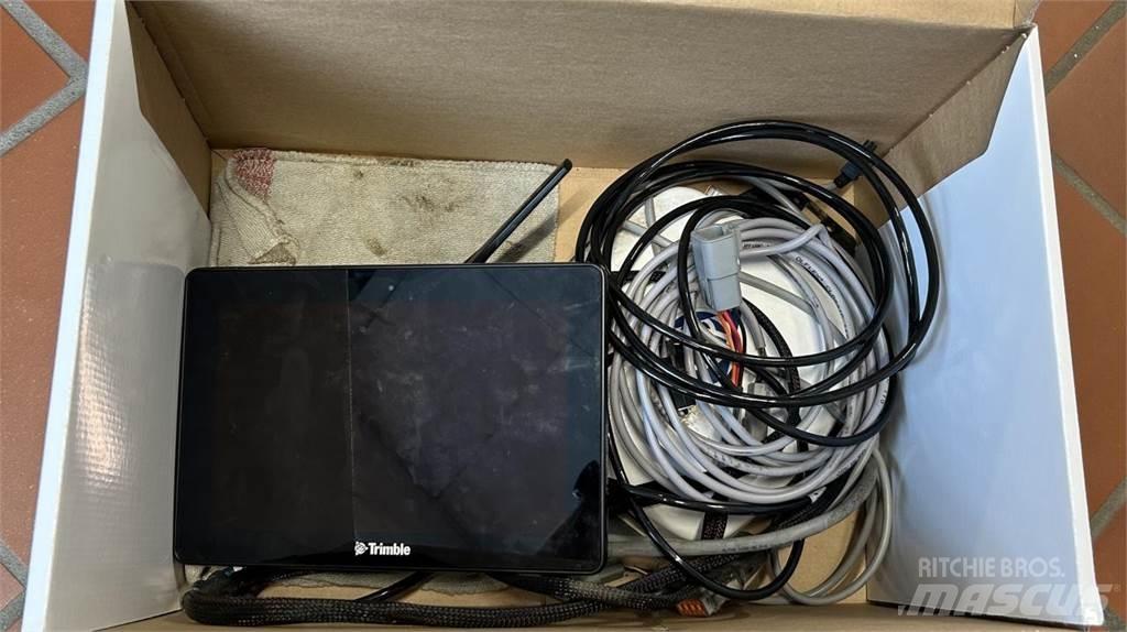 Trimble GFX-750 GPS
