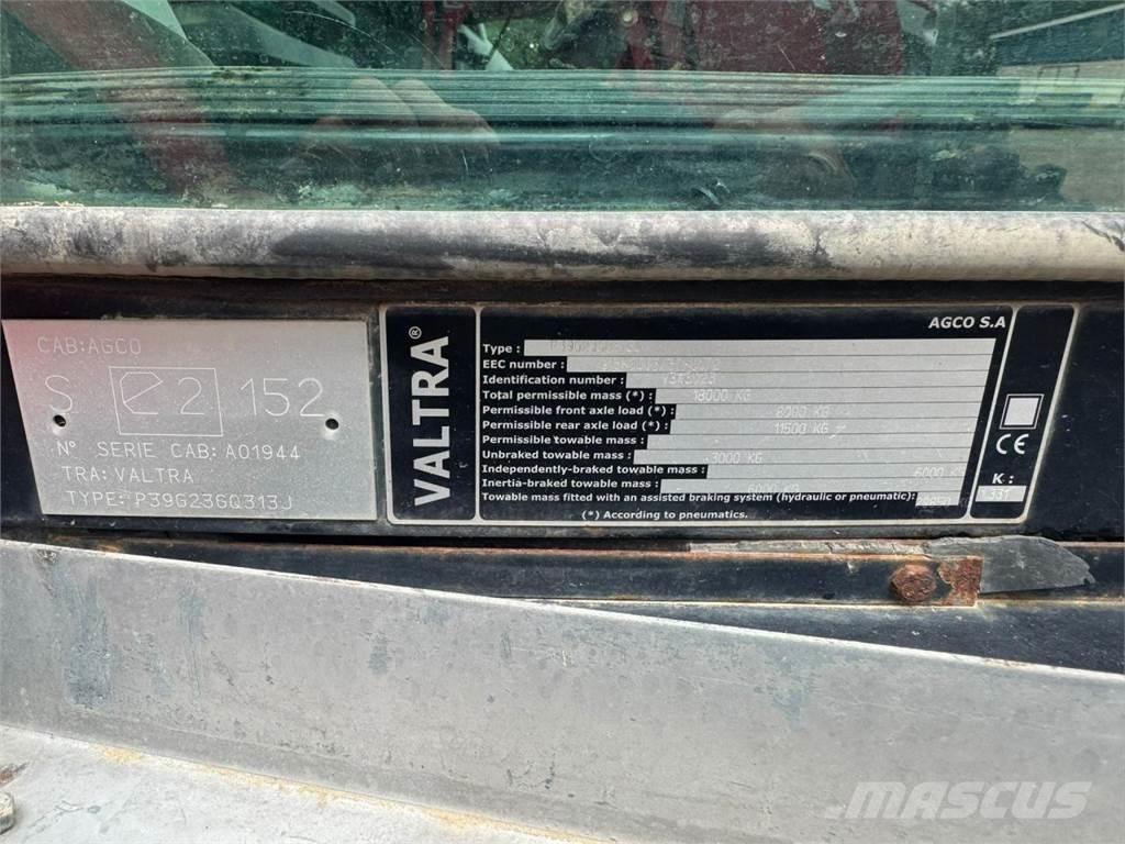 Valtra S262 トラクター