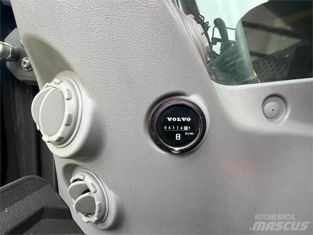 Volvo EC140EL 大型油圧ショベル12t以上（パワーショベル・ユンボ）