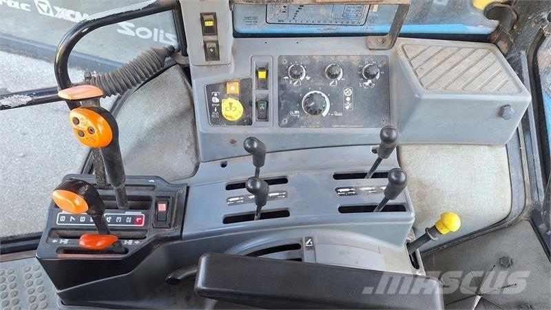 Ford 8240 トラクター