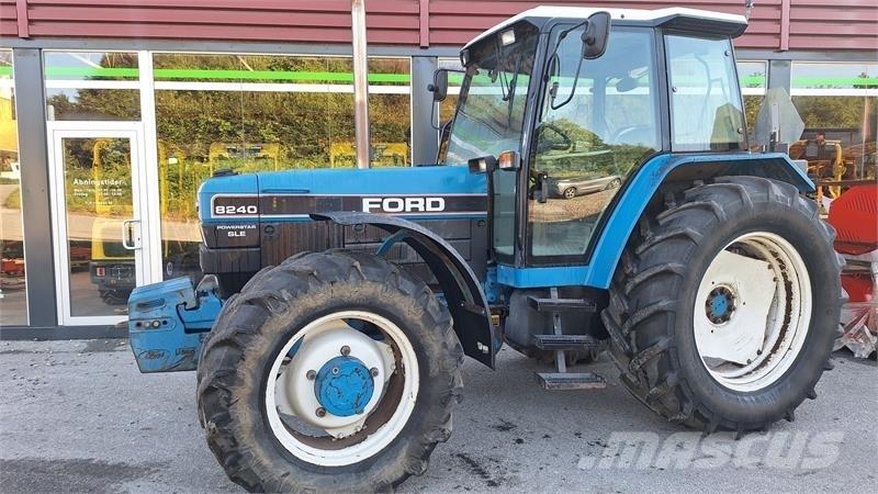 Ford 8240 トラクター