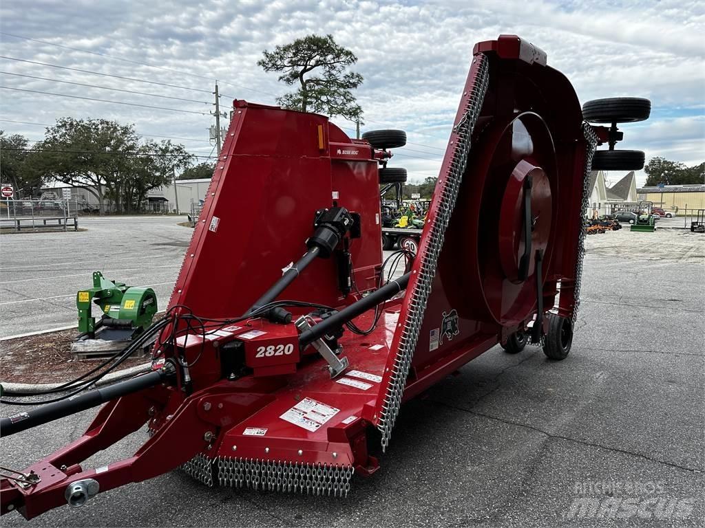 Bush Hog 2820 ベールシュレッダー、カッター、アンローラー