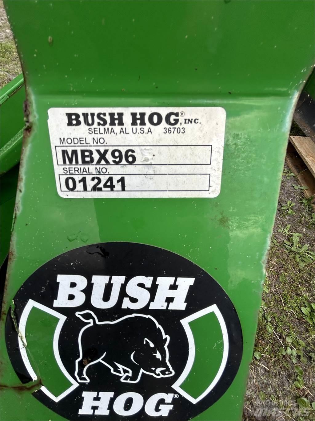 Bush Hog MBX96 スノーブレードとプラウ