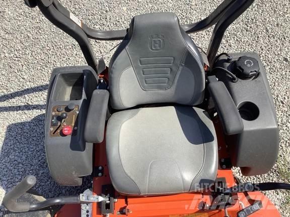 Husqvarna M-ZT ゼロターンモア/芝刈り機