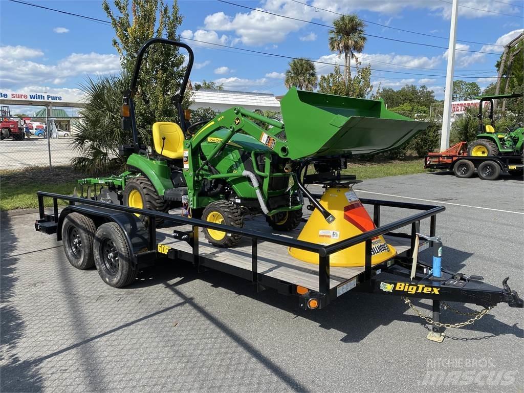 John Deere 1023E コンパクトトラクター