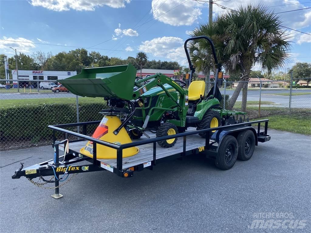 John Deere 1023E コンパクトトラクター