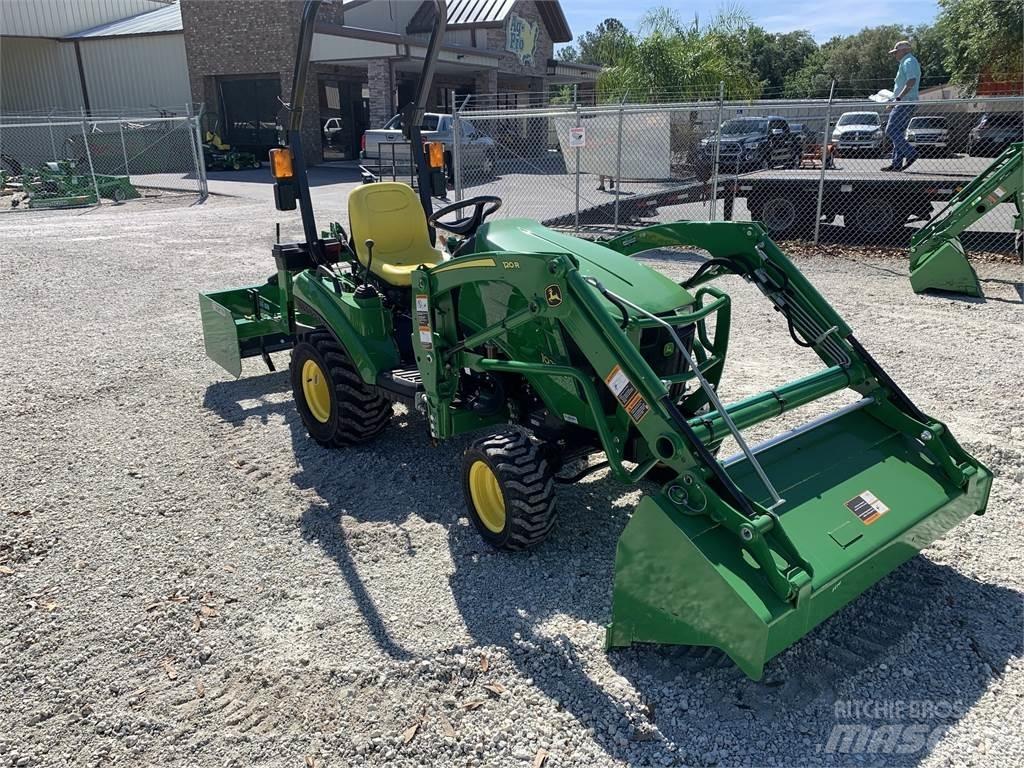 John Deere 1023E コンパクトトラクター