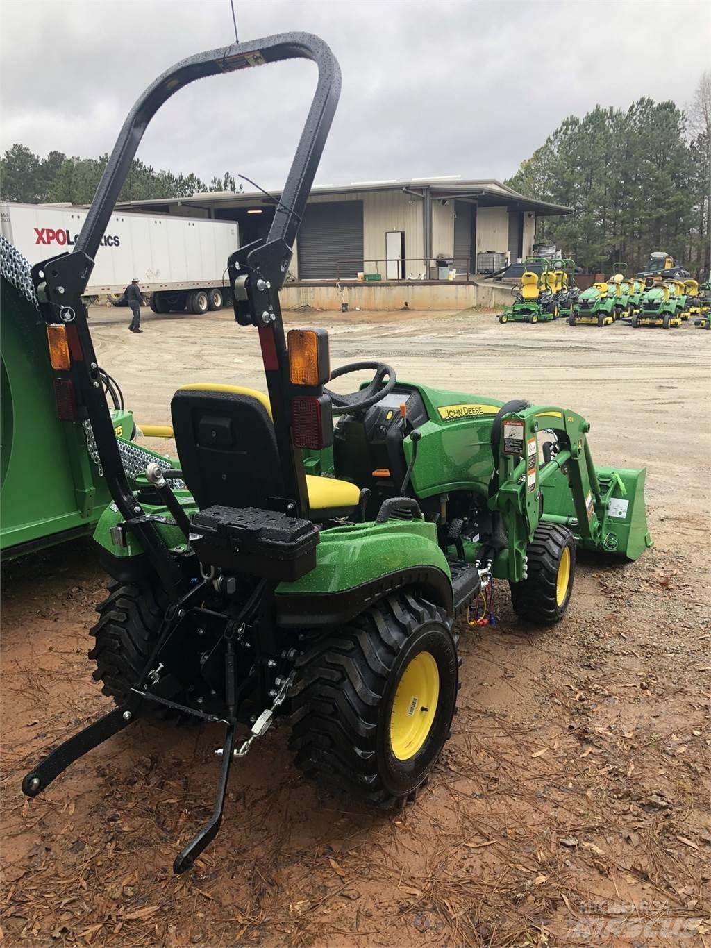 John Deere 1023E コンパクトトラクター