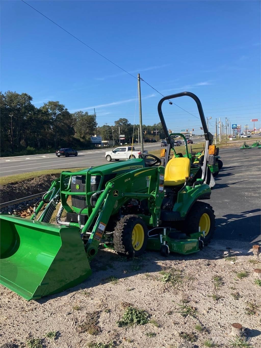 John Deere 1023E コンパクトトラクター