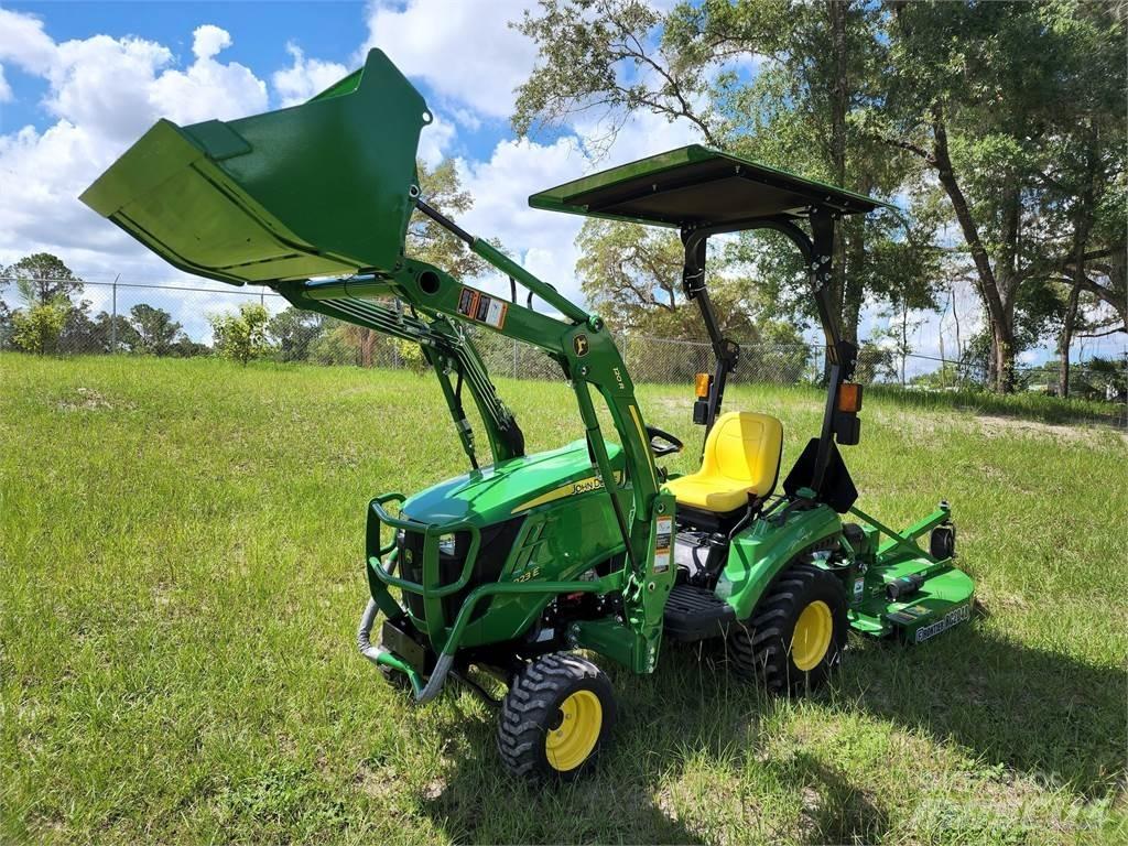 John Deere 1023E コンパクトトラクター