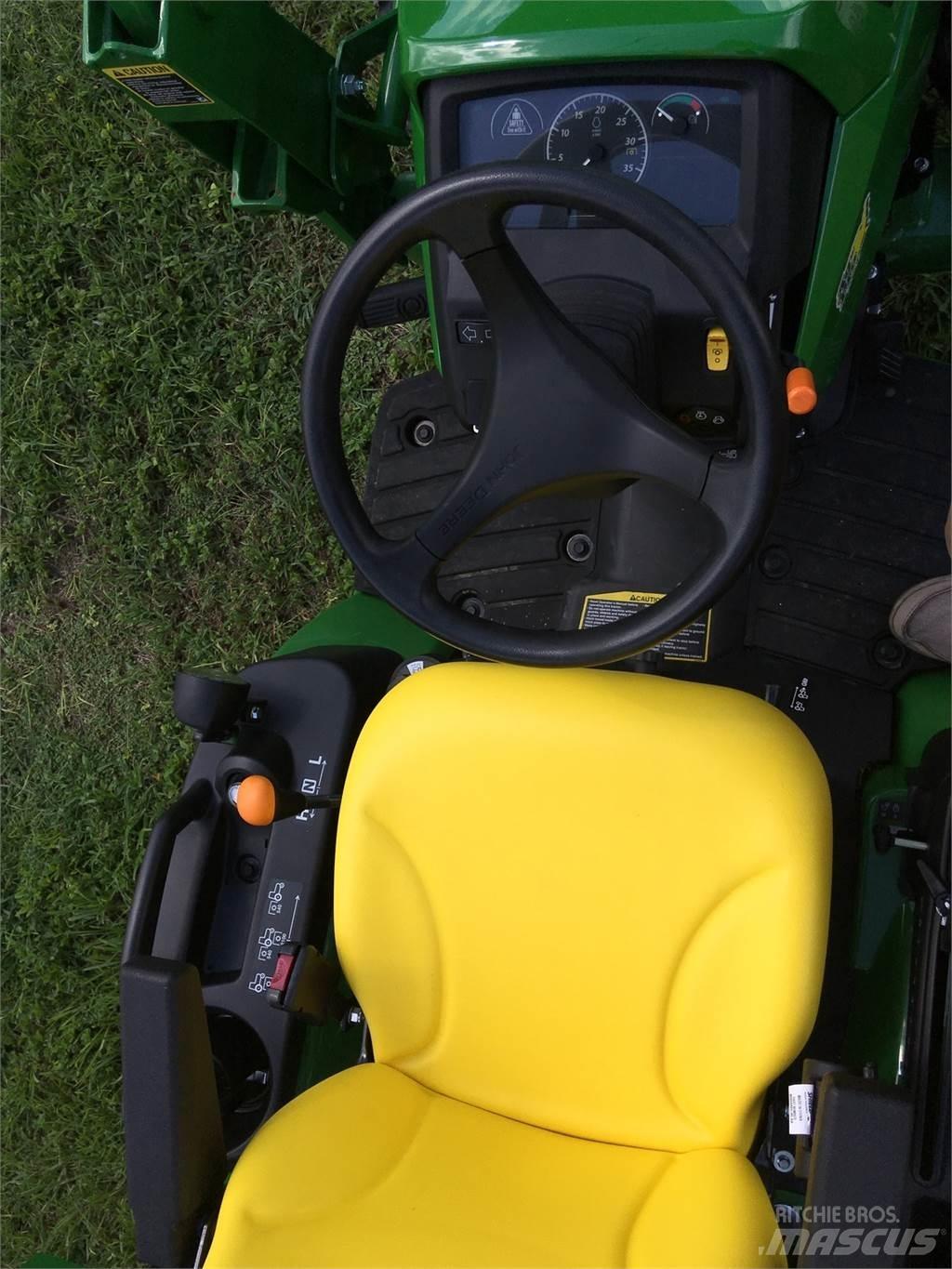 John Deere 1025R コンパクトトラクター