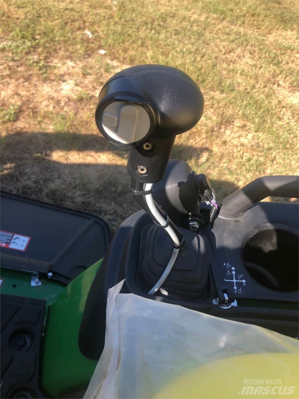 John Deere 1025R コンパクトトラクター