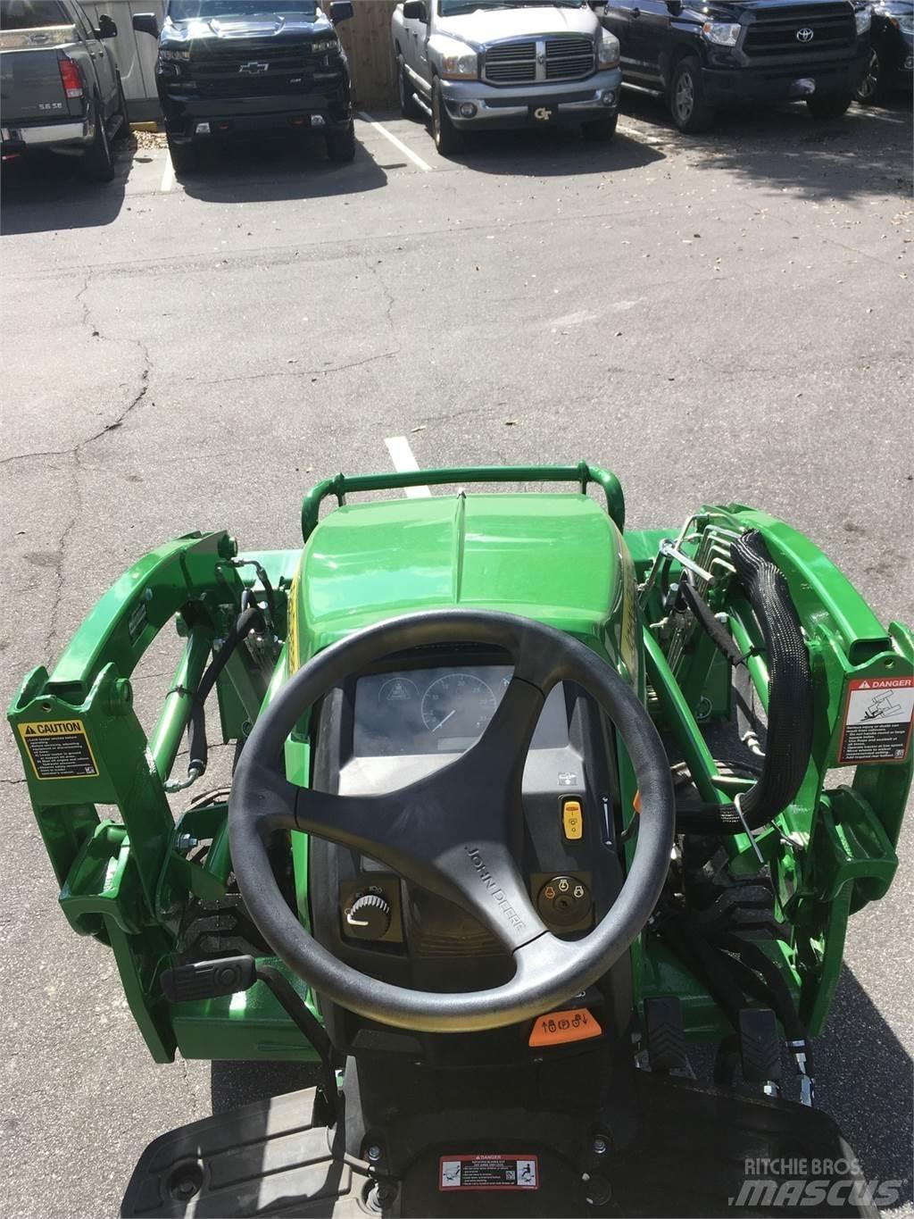 John Deere 1025R コンパクトトラクター