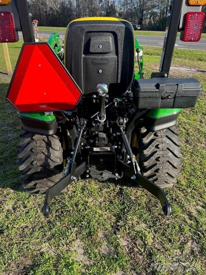 John Deere 1025R コンパクトトラクター