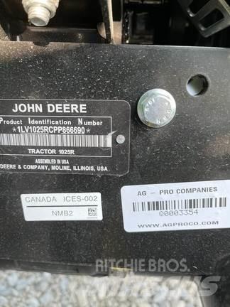 John Deere 1025R コンパクトトラクター