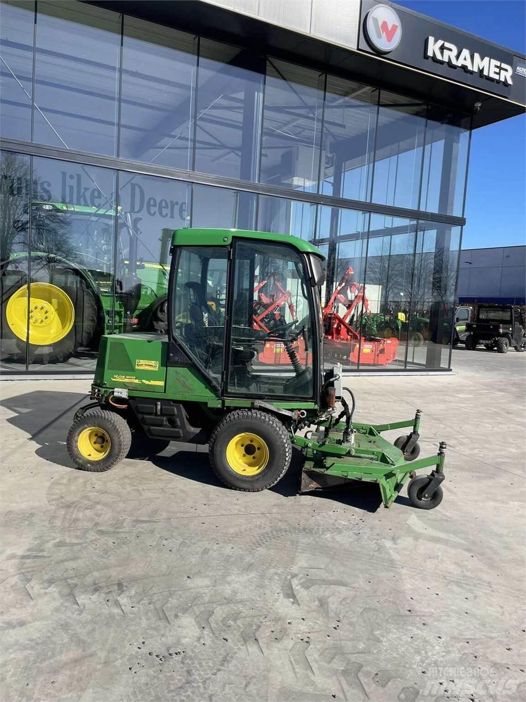 John Deere 1505 乗用・自走モア/芝刈り機