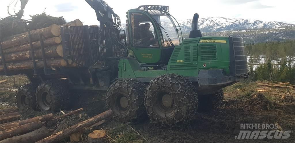 John Deere 1910G フォワーダー