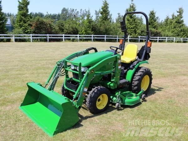 John Deere 2025R コンパクトトラクター