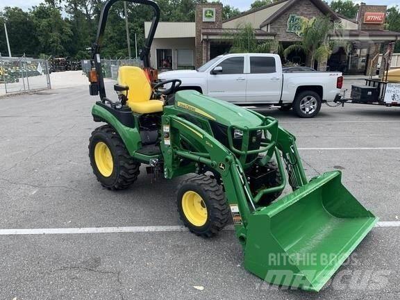 John Deere 2025R コンパクトトラクター