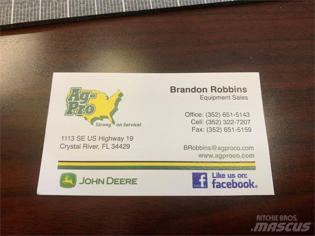 John Deere 2025R コンパクトトラクター