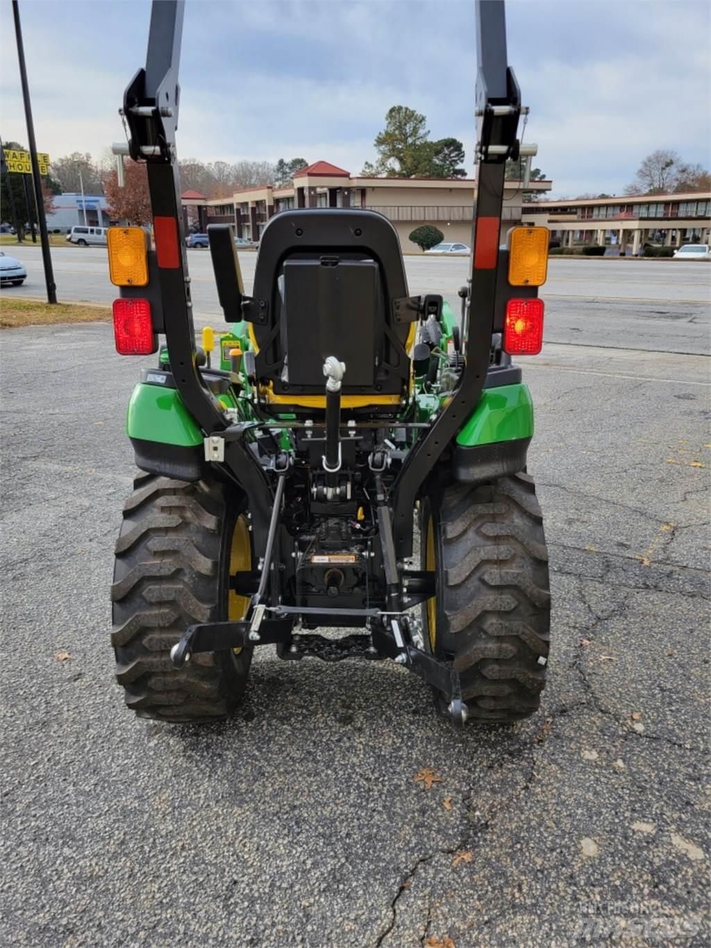 John Deere 2025R コンパクトトラクター