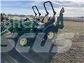 John Deere 2025R コンパクトトラクター