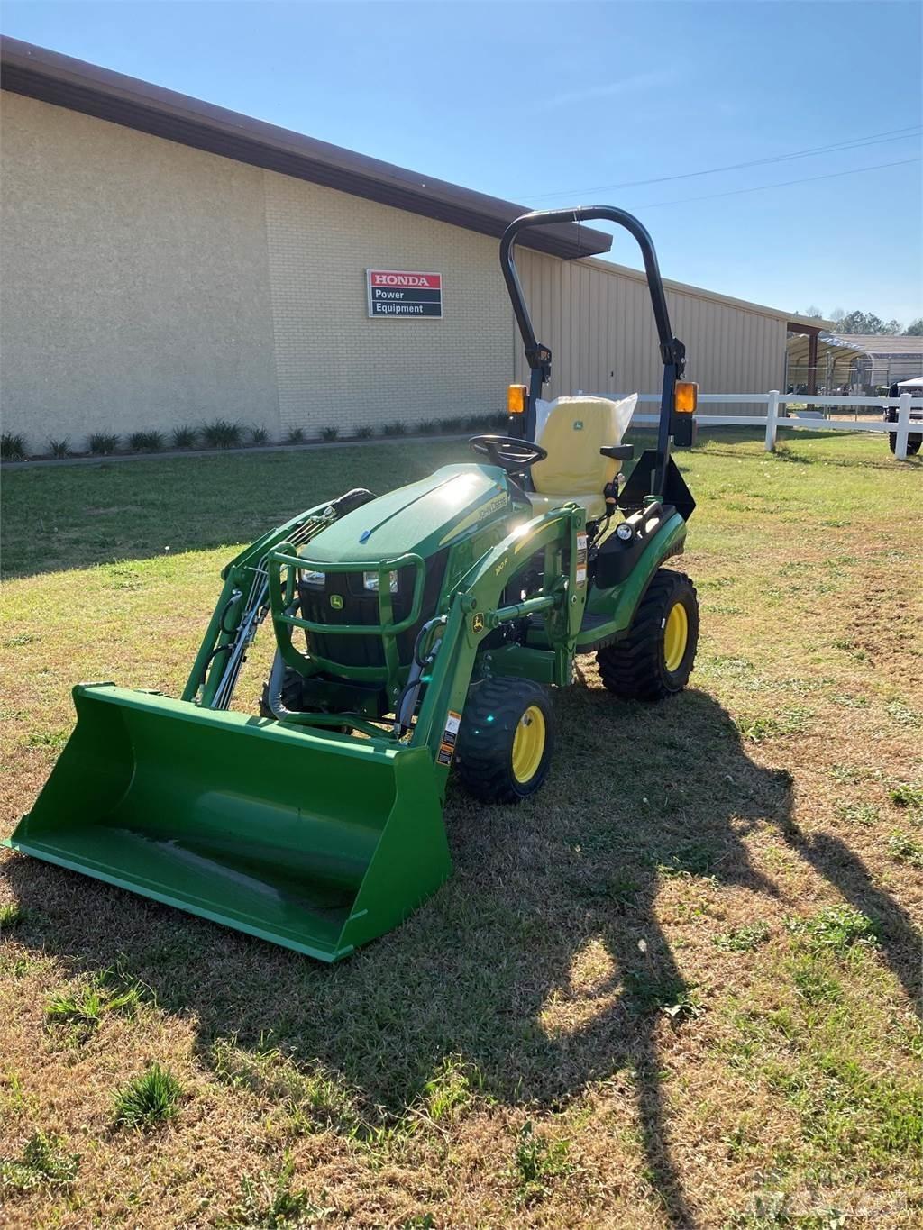 John Deere 2025R コンパクトトラクター
