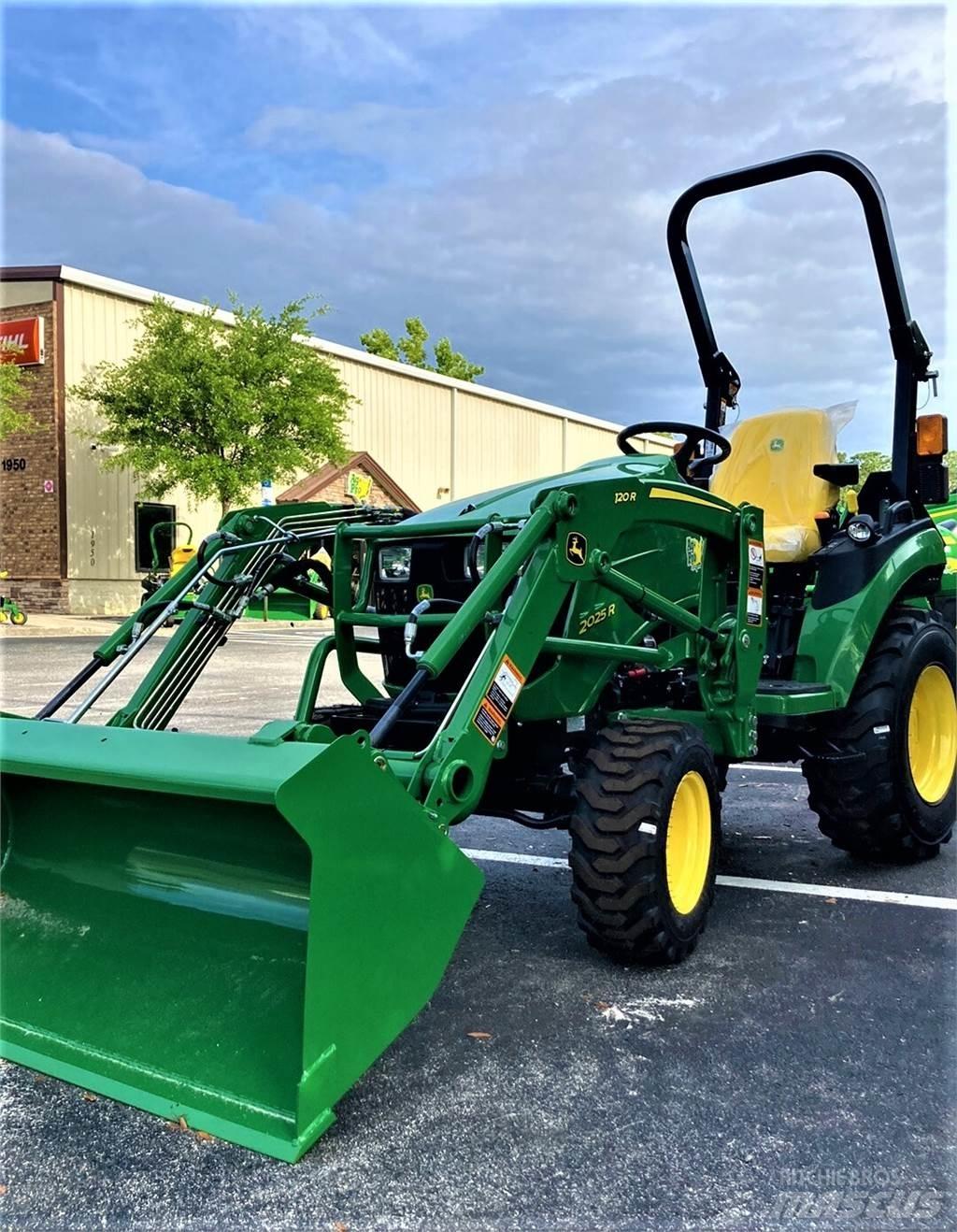 John Deere 2025R コンパクトトラクター