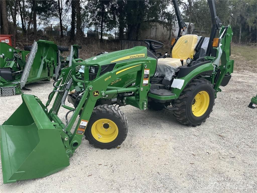John Deere 2025R コンパクトトラクター