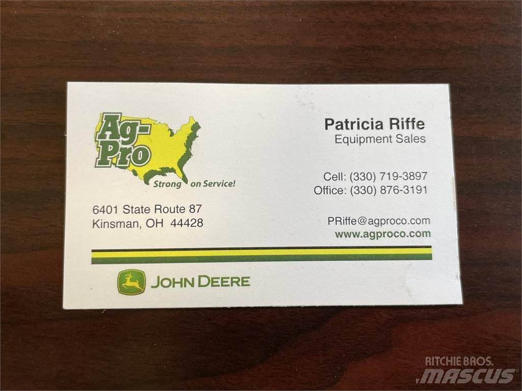 John Deere 2025R コンパクトトラクター