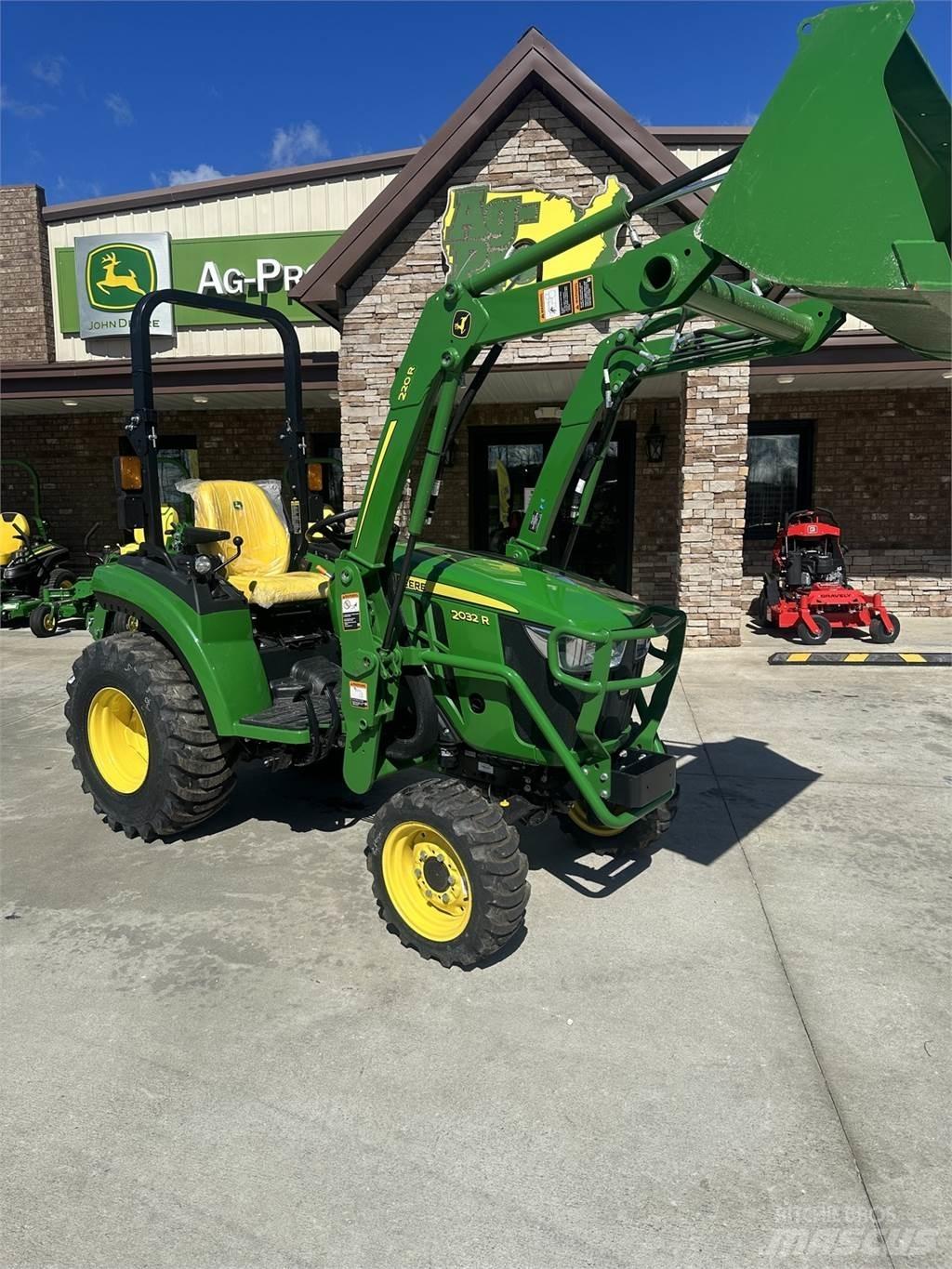 John Deere 2032R コンパクトトラクター