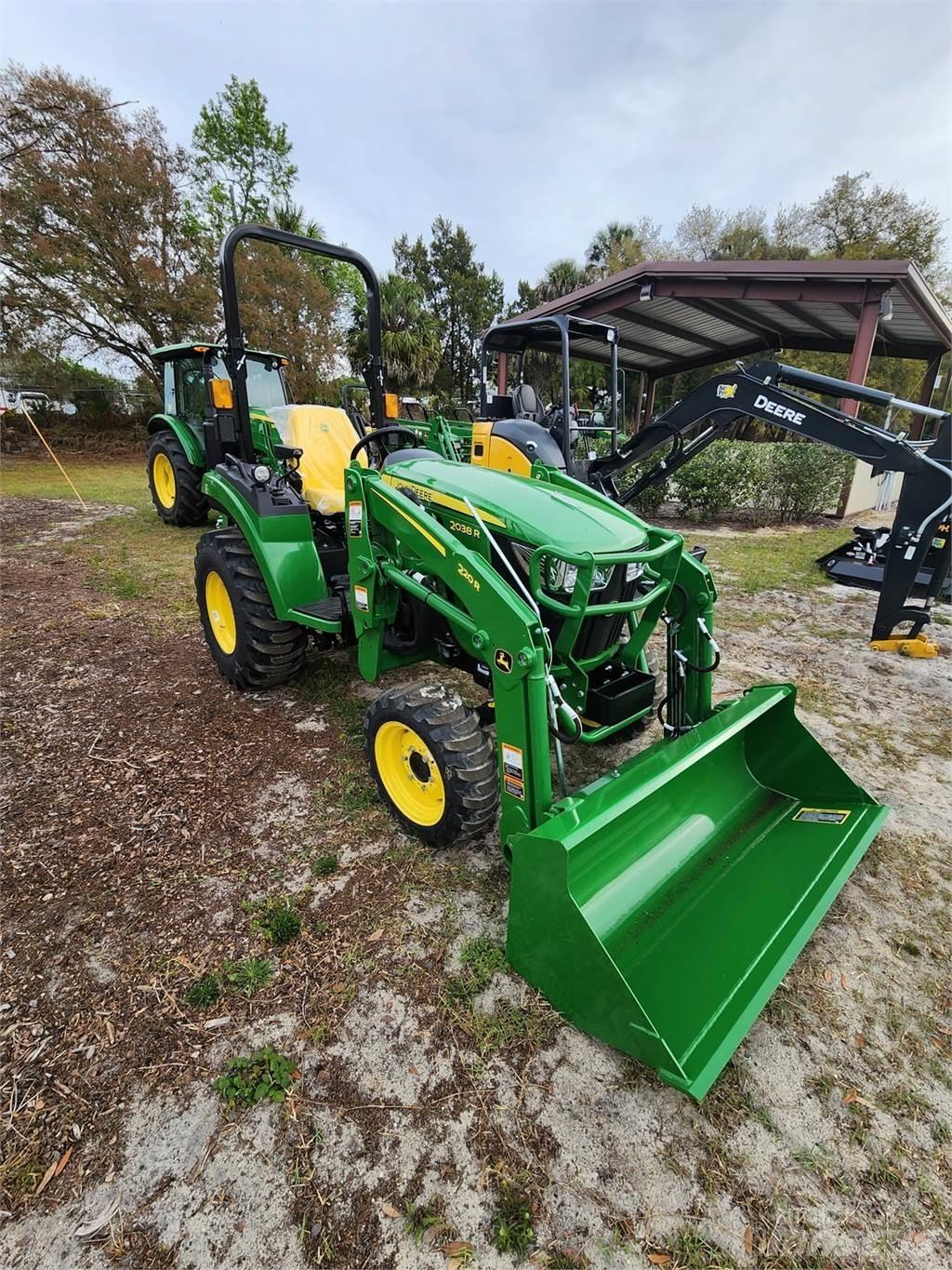 John Deere 2038R コンパクトトラクター