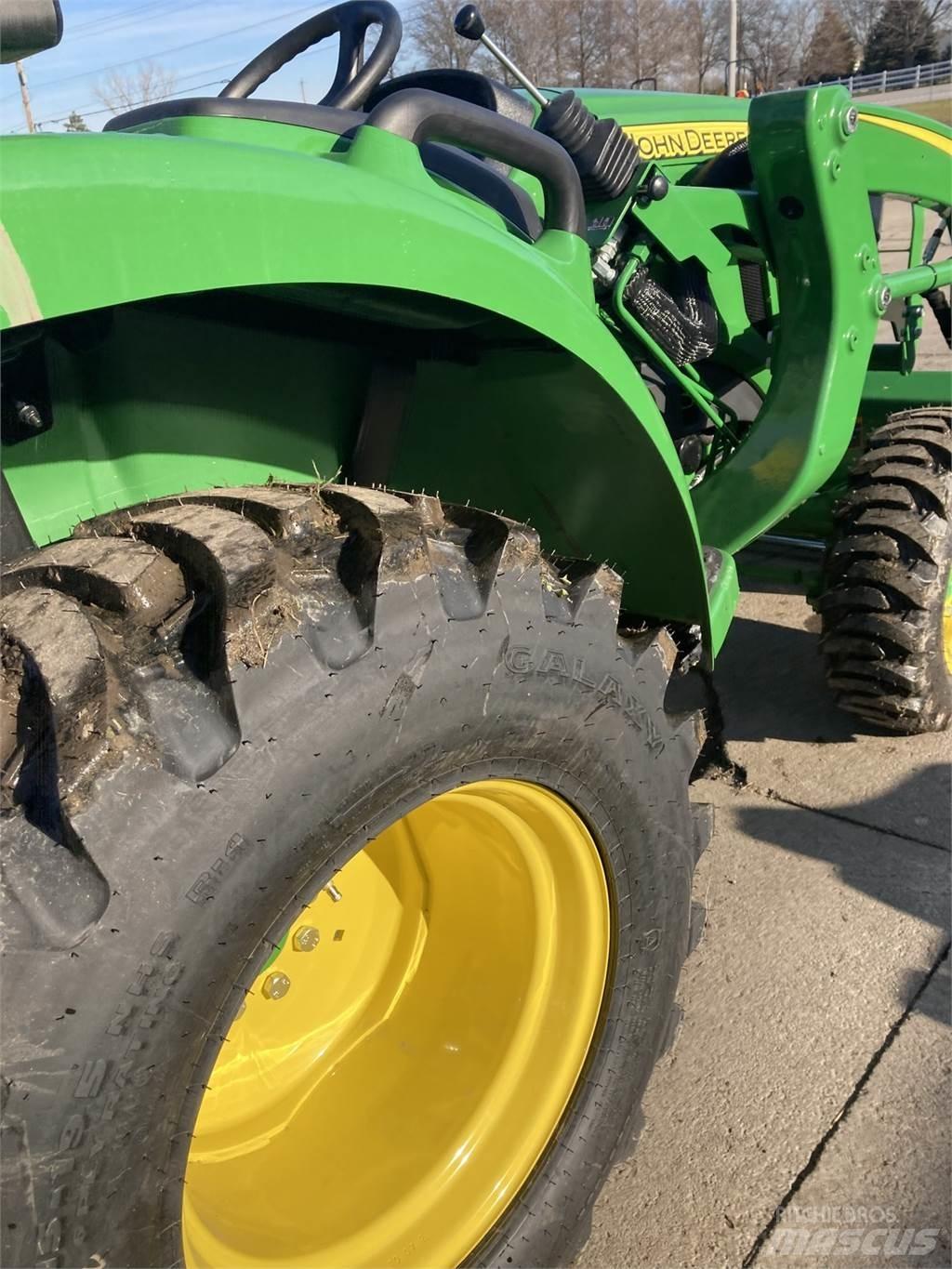 John Deere 3025D コンパクトトラクター