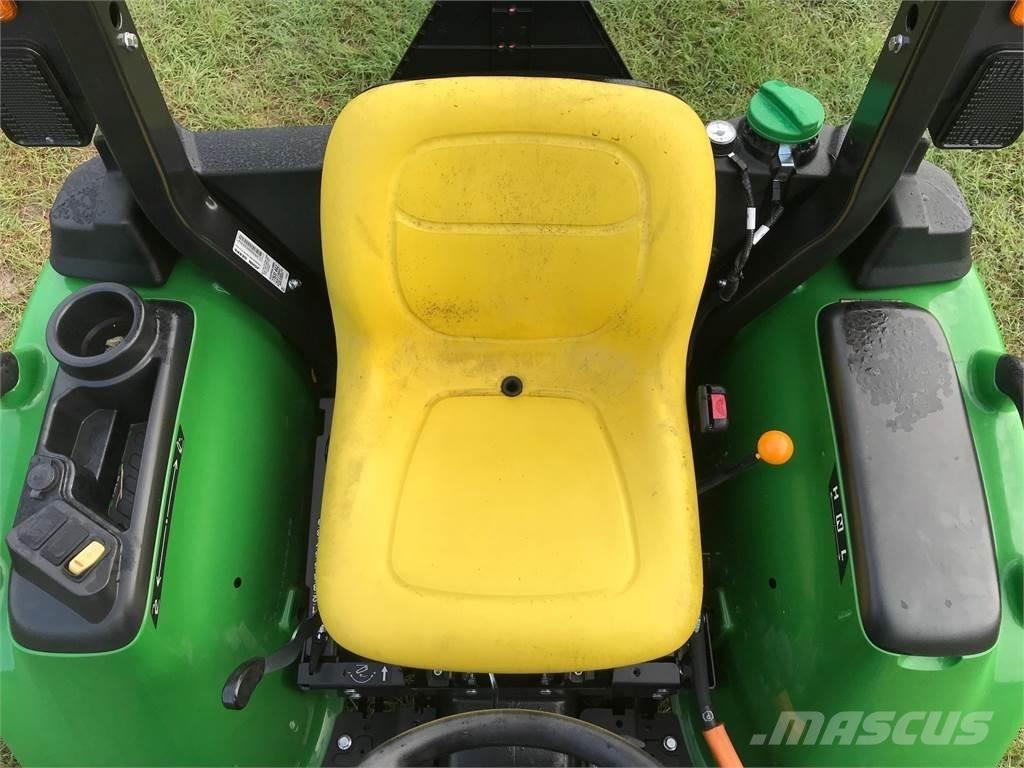 John Deere 3025E コンパクトトラクター