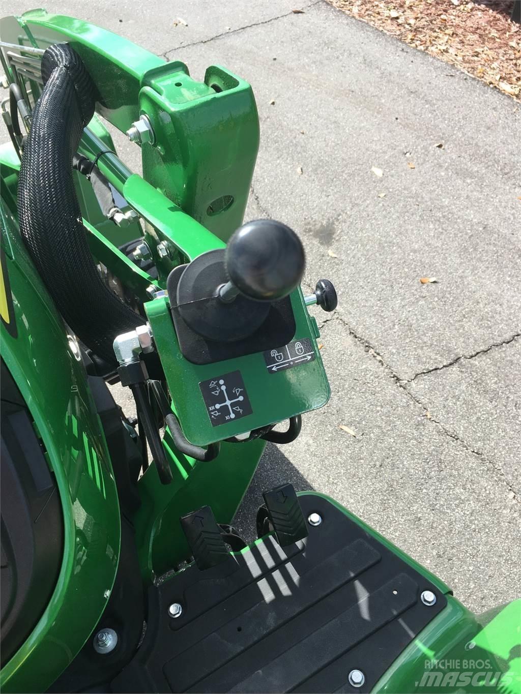 John Deere 3025E コンパクトトラクター