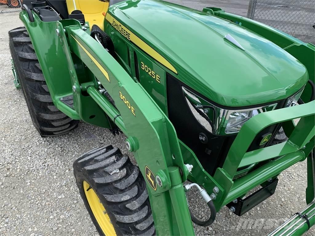 John Deere 3025E コンパクトトラクター