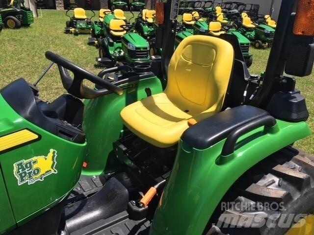John Deere 3025E コンパクトトラクター