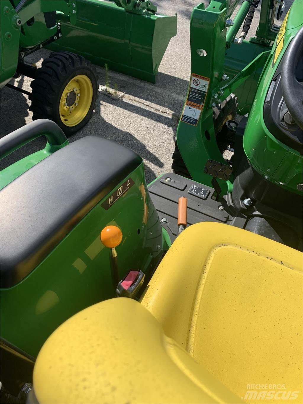 John Deere 3025E コンパクトトラクター