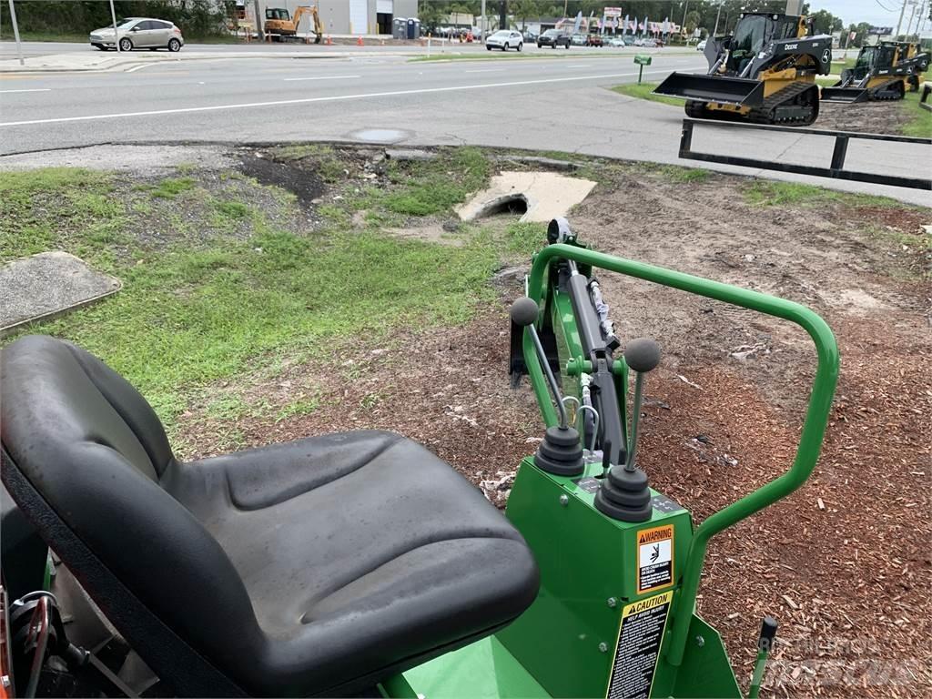John Deere 3032E コンパクトトラクター
