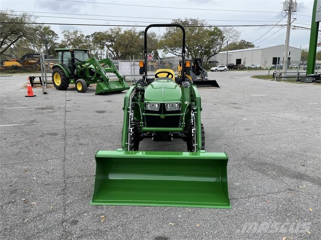 John Deere 3032E コンパクトトラクター